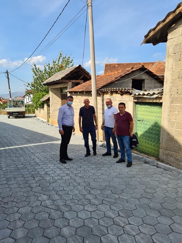 Ardian Shala viziton lagjen  Baqevc, në qeverisjen e tij iu premton vijë autobusi deri në lagje