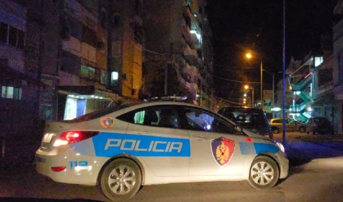 Kjo është oficierja e policisë që pati afera sexuale me 5 kolegë të punës dhe më fund u suspendua nga puna