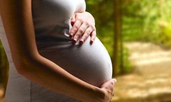 E dhimbshme: Vdes shtatzëna që u aksidentua